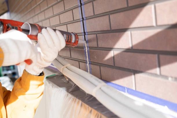 Waterproofing work to fill gaps in walls