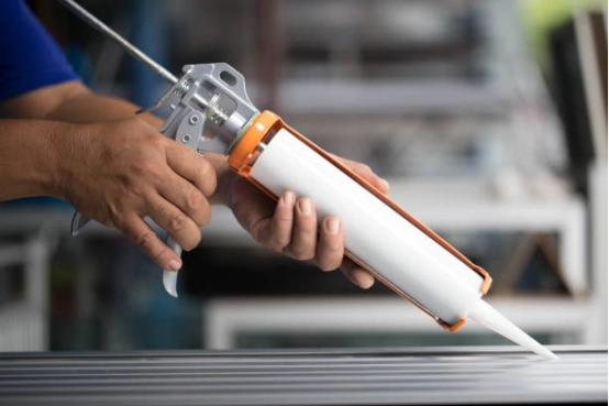 How Temperature and Humidity Affect Silicone Sealant Curing on Construction Sites